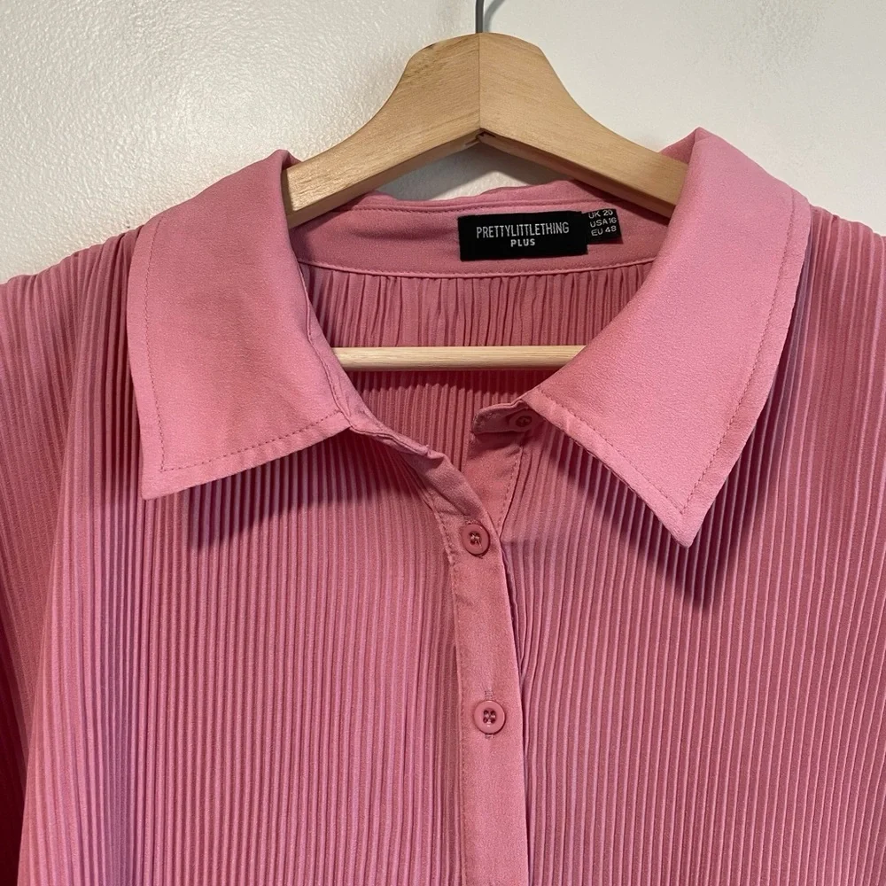 Pretty Little Things Plus Dusty Pink Plisse Button Front Oversized Shirt & Pants - Picture 12 of 15